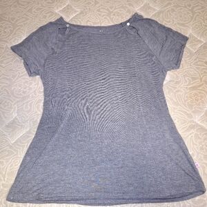 A French Dressing medium cold shoulder tunic top. Grey color. EUC.